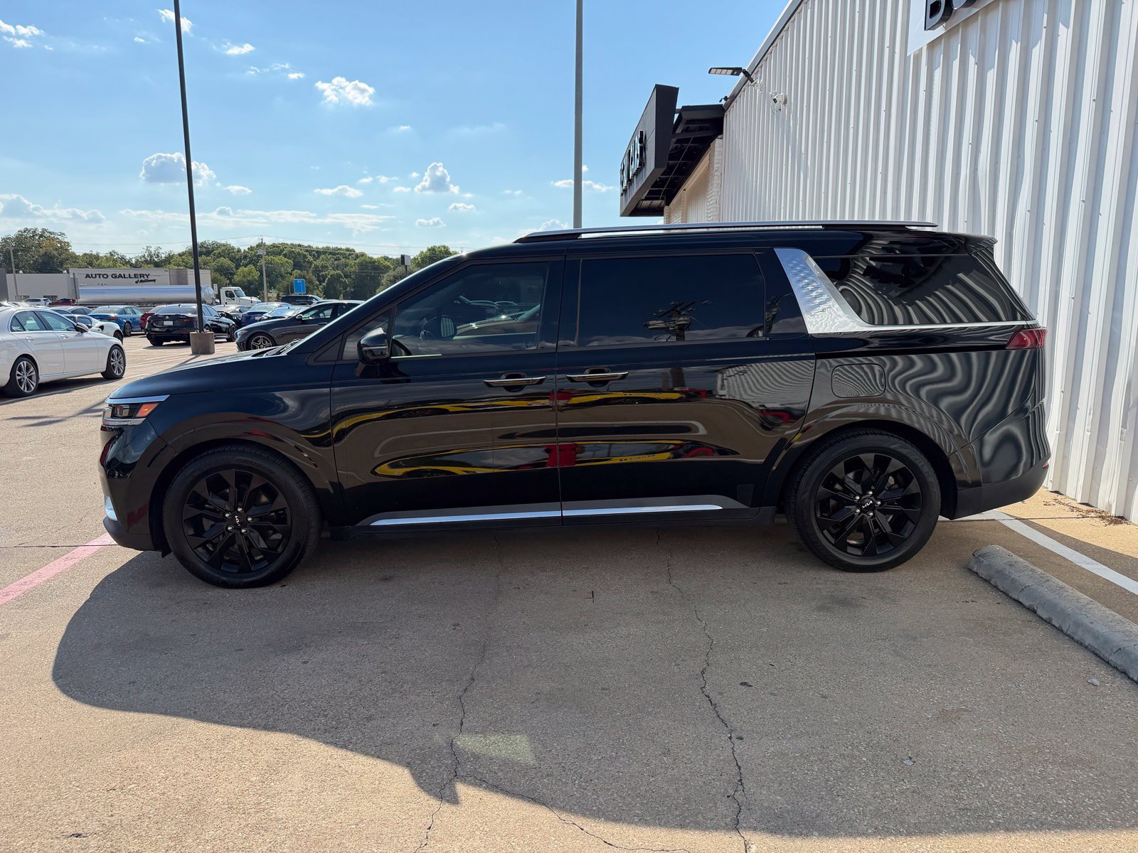 Used 2022 Kia Carnival SX Prestige FWD image 3