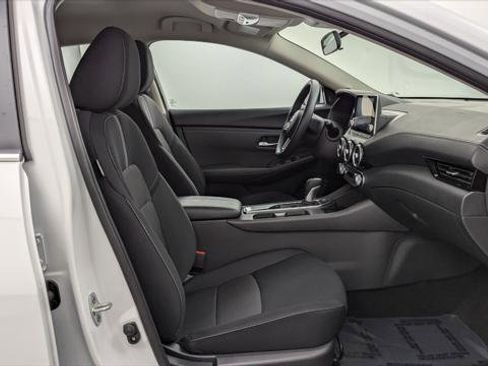 Used 2025 Nissan Sentra SV image 21