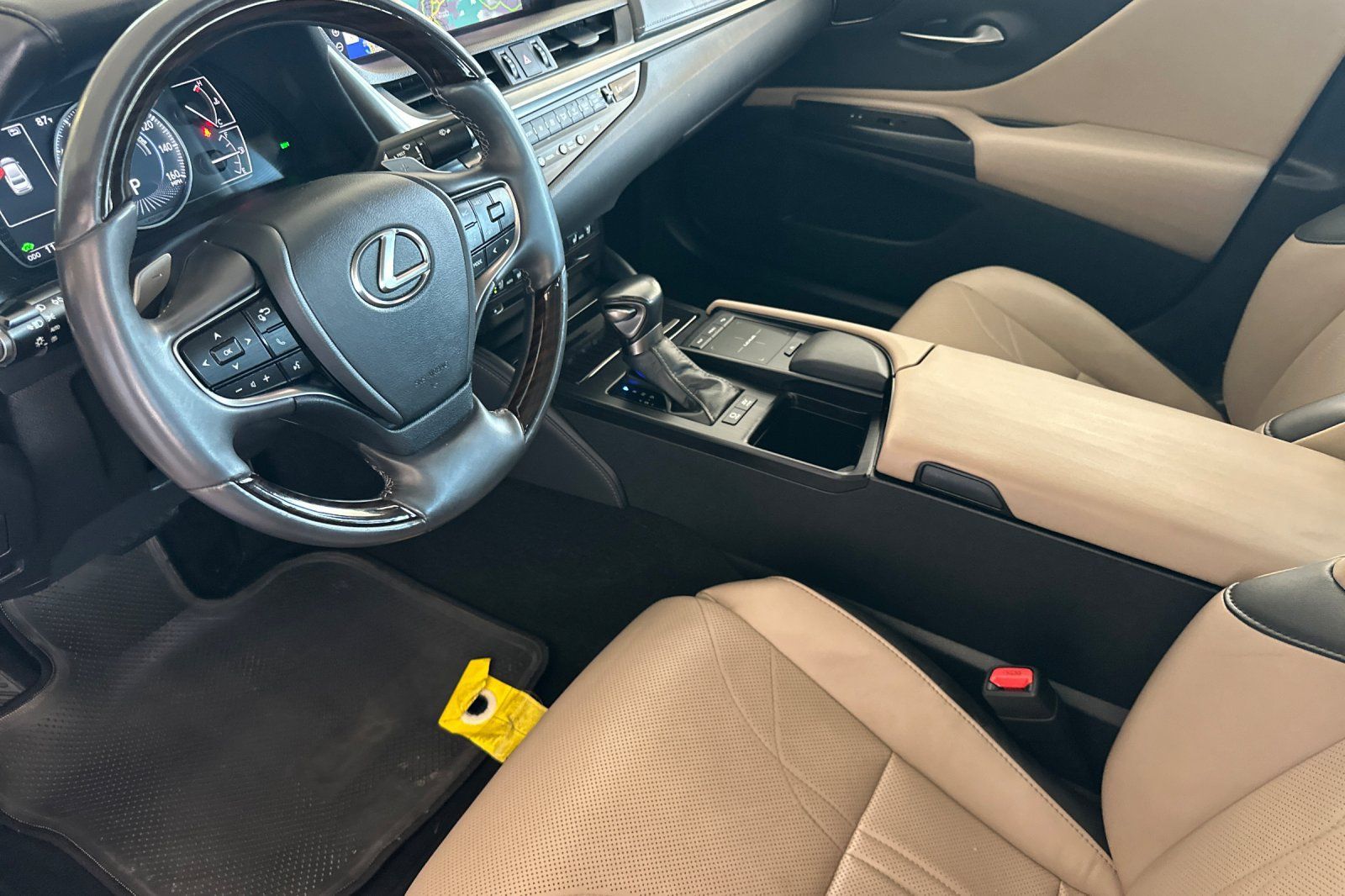 Used 2021 Lexus ES 300h w/ Accessory Package FWD image 7