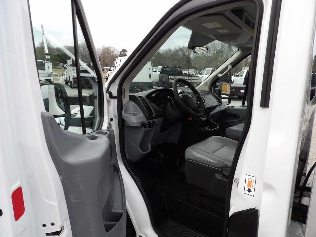 Used 2017 Ford Transit 250 138 RWD image 9