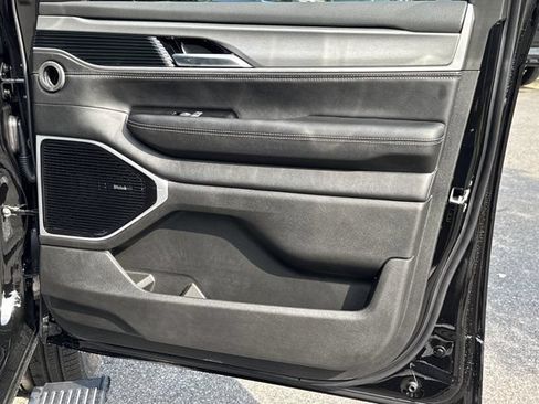 New 2026 Jeep Grand Wagoneer L Limited AWD/4WD image 13