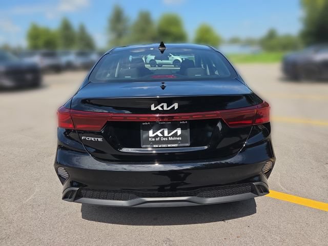 Certified 2023 Kia Forte LXS w/ LXS Technology Package FWD image 4