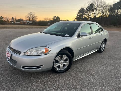 Used 2016 Chevrolet Impala Limited LS image 3