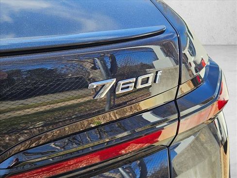 Certified 2024 BMW 760i xDrive image 9