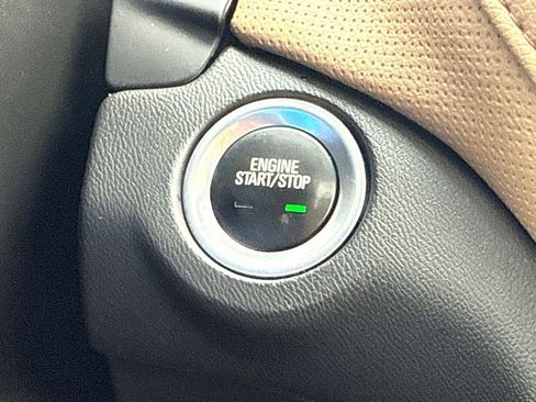 Used 2023 Chevrolet Equinox Premier image 28