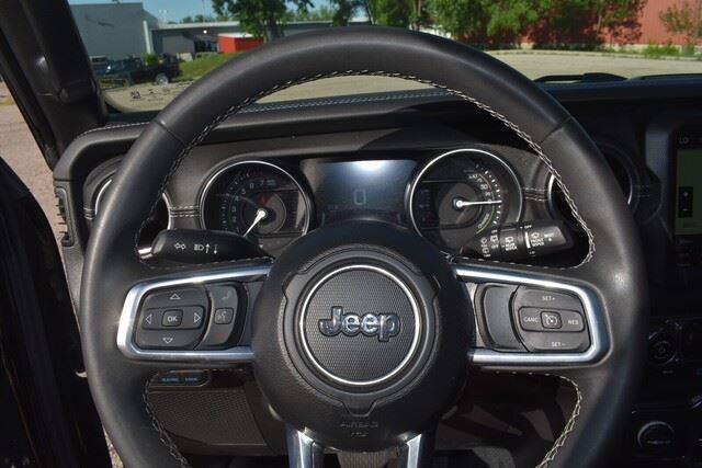Used 2023 Jeep Wrangler Unlimited Sahara AWD/4WD image 35