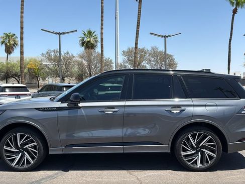 Used 2025 Lincoln Aviator Black Label w/ Black Label Special Edition AWD/4WD image 4