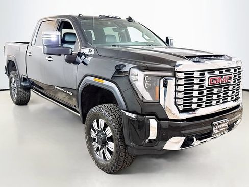 Used 2024 GMC Sierra 2500 Denali w/ Denali Reserve Package AWD/4WD image 3