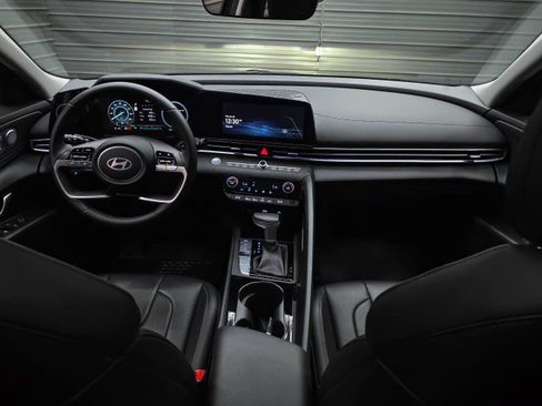 Used 2024 Hyundai Elantra Limited FWD image 11