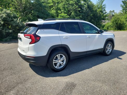 Used 2023 GMC Terrain SLE w/ Driver Convenience Package AWD/4WD image 5