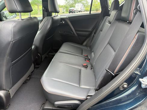 Used 2017 Toyota RAV4 SE FWD image 8