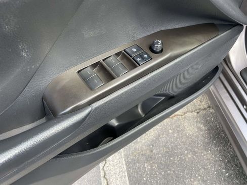 Used 2021 Toyota Camry SE image 28