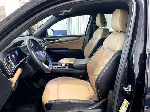 Used 2024 Volkswagen Atlas Cross Sport SE AWD/4WD image 10