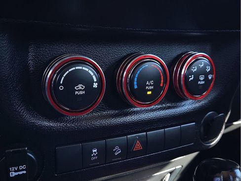 Used 2014 Jeep Wrangler Sport image 14