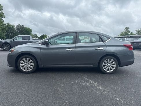 Used 2018 Nissan Sentra S FWD image 2