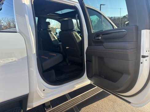 New 2025 GMC Sierra 2500 AT4 w/ AT4 Premium Plus Package image 39