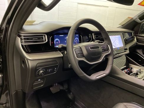 Certified 2023 Jeep Wagoneer Series III w/ Convenience Group I AWD/4WD image 20