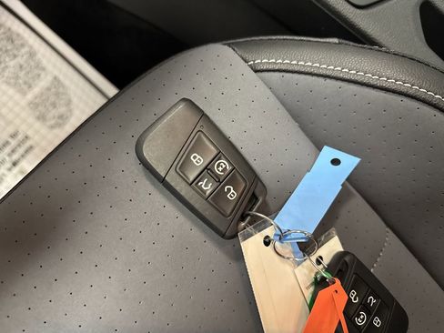 Used 2025 Volkswagen Jetta SE w/ Sunroof Package image 26