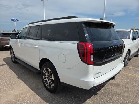 Used 2025 Ford Expedition Max Active AWD/4WD image 8