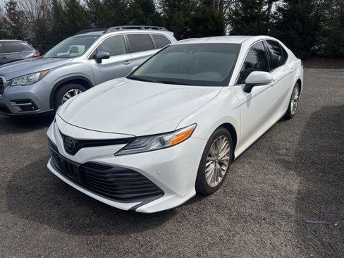 Certified 2018 Toyota Camry XLE image 1