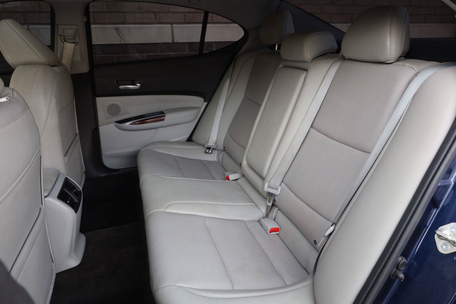 Used 2015 Acura TLX w/ Technology Package FWD image 21