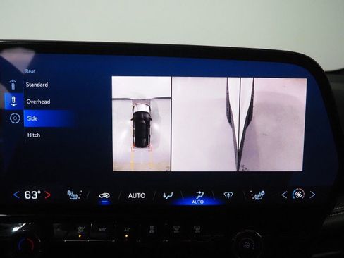 Used 2024 Chevrolet Blazer EV LT AWD/4WD image 29