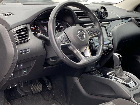 Used 2019 Nissan Rogue Sport SV w/ Technology Package image 10