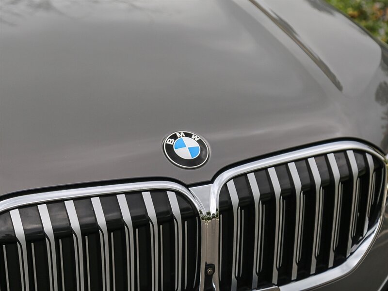Used 2020 BMW 740i RWD image 11