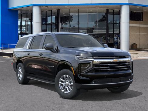 New 2026 Chevrolet Suburban LT image 7