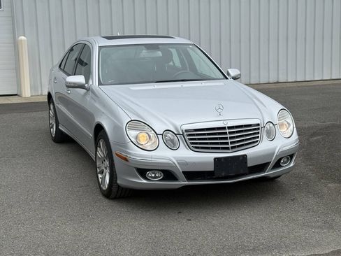 Used 2009 Mercedes-Benz E 350 4MATIC Sedan image 3