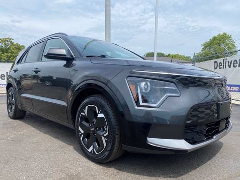 Used 2023 Kia Niro Wind FWD image 30