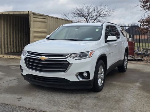 Used 2019 Chevrolet Traverse LT image 3