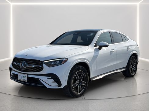 Used 2025 Mercedes-Benz GLC 300 4MATIC image 9