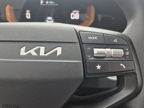New 2026 Kia K4 FWD image 19