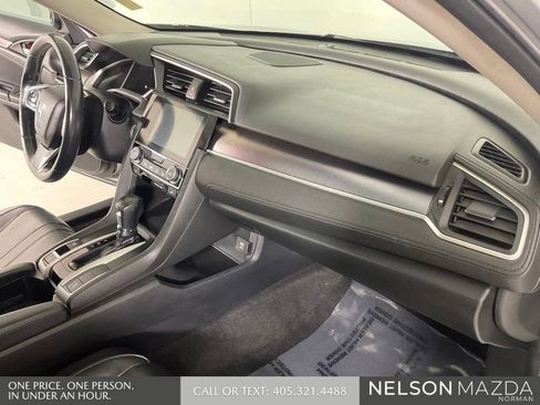 Used 2016 Honda Civic Touring image 32
