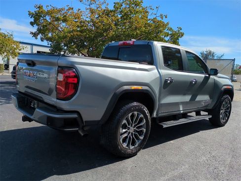 Used 2023 GMC Canyon Denali image 4