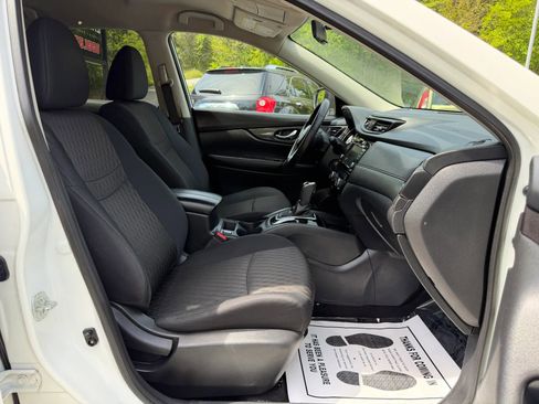 Used 2018 Nissan Rogue SV AWD/4WD image 17