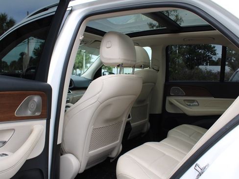 Certified 2022 Mercedes-Benz GLE 350 4MATIC w/ Premium Package image 26