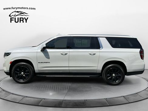 Used 2022 Chevrolet Suburban LT w/ Max Trailering Package AWD/4WD image 6