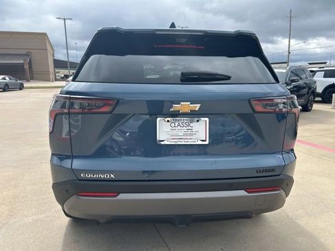 Used 2025 Chevrolet Equinox LT w/ Safety and Technology Package FWD image 8