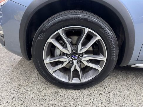 Used 2018 Volvo V60 T5 Cross Country w/ Convenience Package image 37