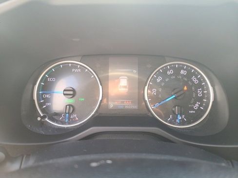 Used 2020 Toyota RAV4 XLE image 24