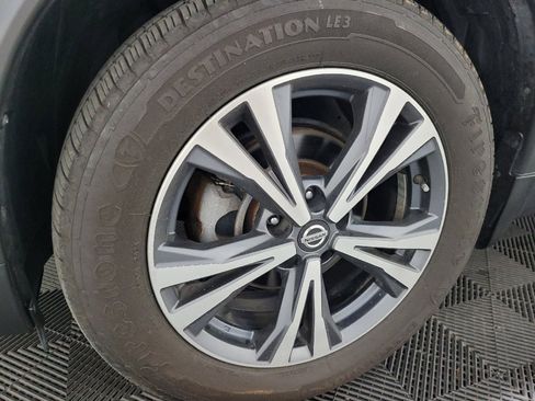 Used 2019 Nissan Rogue SV w/ Sun & Sound Touring Package AWD/4WD image 31