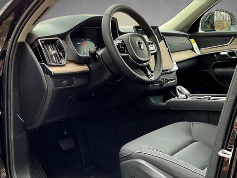 New 2025 Volvo XC90 B6 Plus image 7
