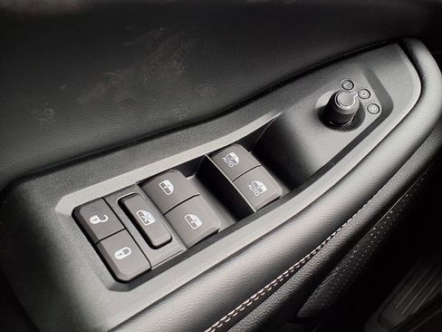 New 2025 Jeep Grand Cherokee L Altitude RWD image 9