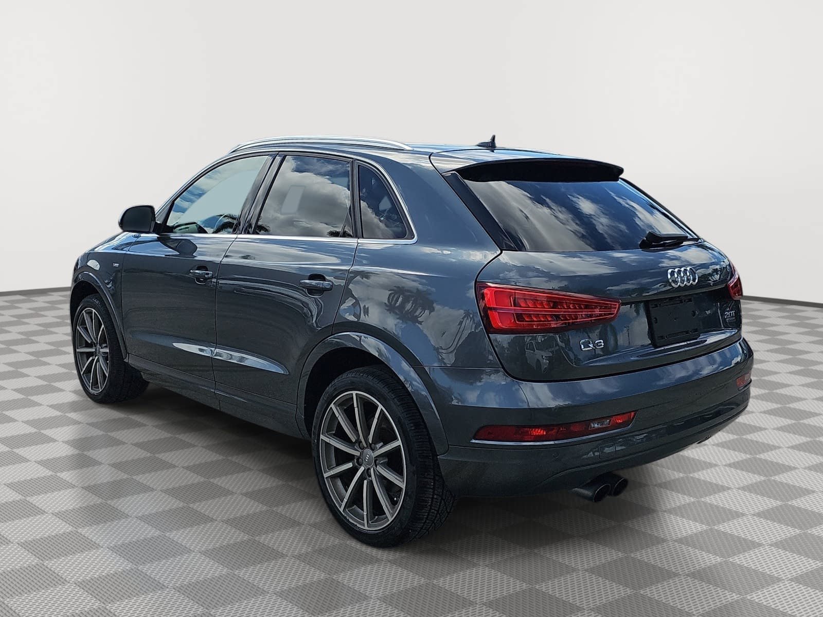Used 2018 Audi Q3 2.0T Premium Plus w/ Premium Plus Package AWD/4WD image 6
