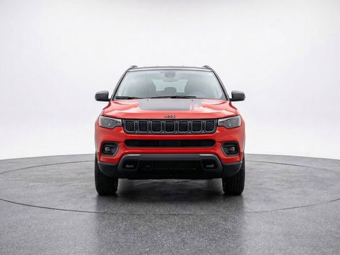 Used 2025 Jeep Compass Trailhawk AWD/4WD image 1