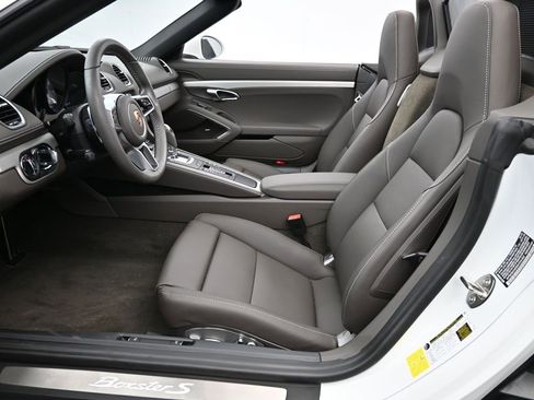Used 2025 Porsche 718 Boxster S image 7