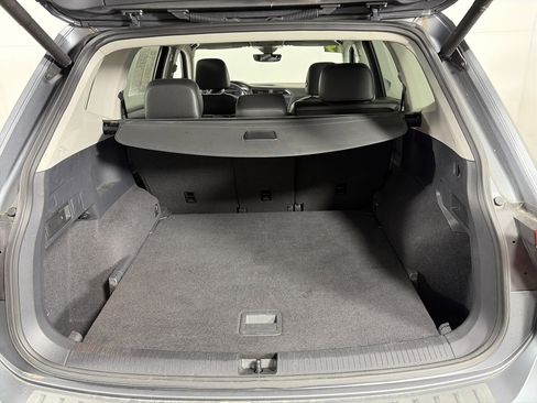 Used 2019 Volkswagen Tiguan SEL Premium image 8