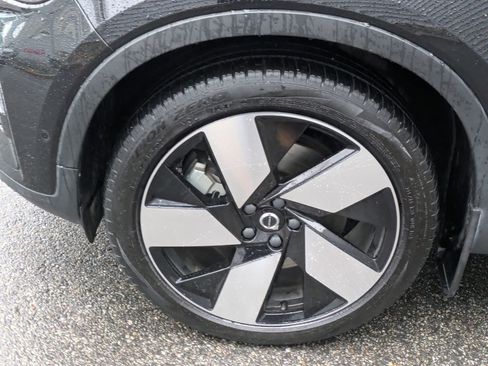 Certified 2023 Volvo XC40 Recharge Plus image 11